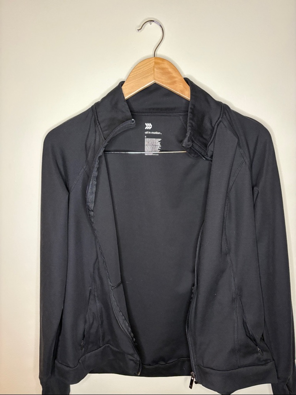 all in motion Women's Black Full-Zip Lightweight Jacket